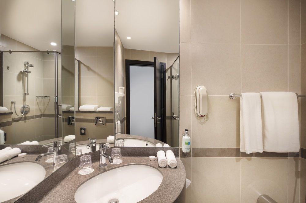 Holiday Inn Express Dubai Safa Park, An Ihg Hotel Exterior foto