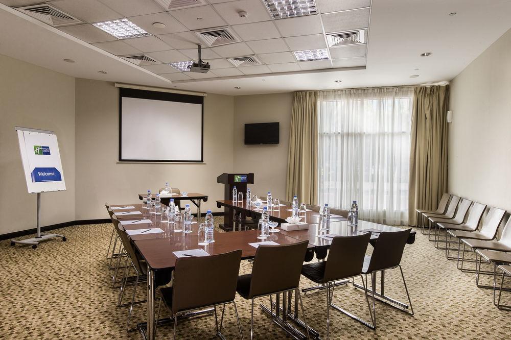Holiday Inn Express Dubai Safa Park, An Ihg Hotel Exterior foto
